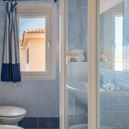 Perfectly Positioned Baia De Bahas Residence One Bedroom Sleeps 4- Num0884 * Santa Marinella